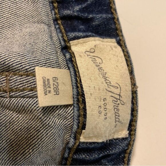 UNIVERSAL THREAD Goods Co Jean Shorts Vintage Midi Cut Offs Womens 6/28R - Picture 8 of 13